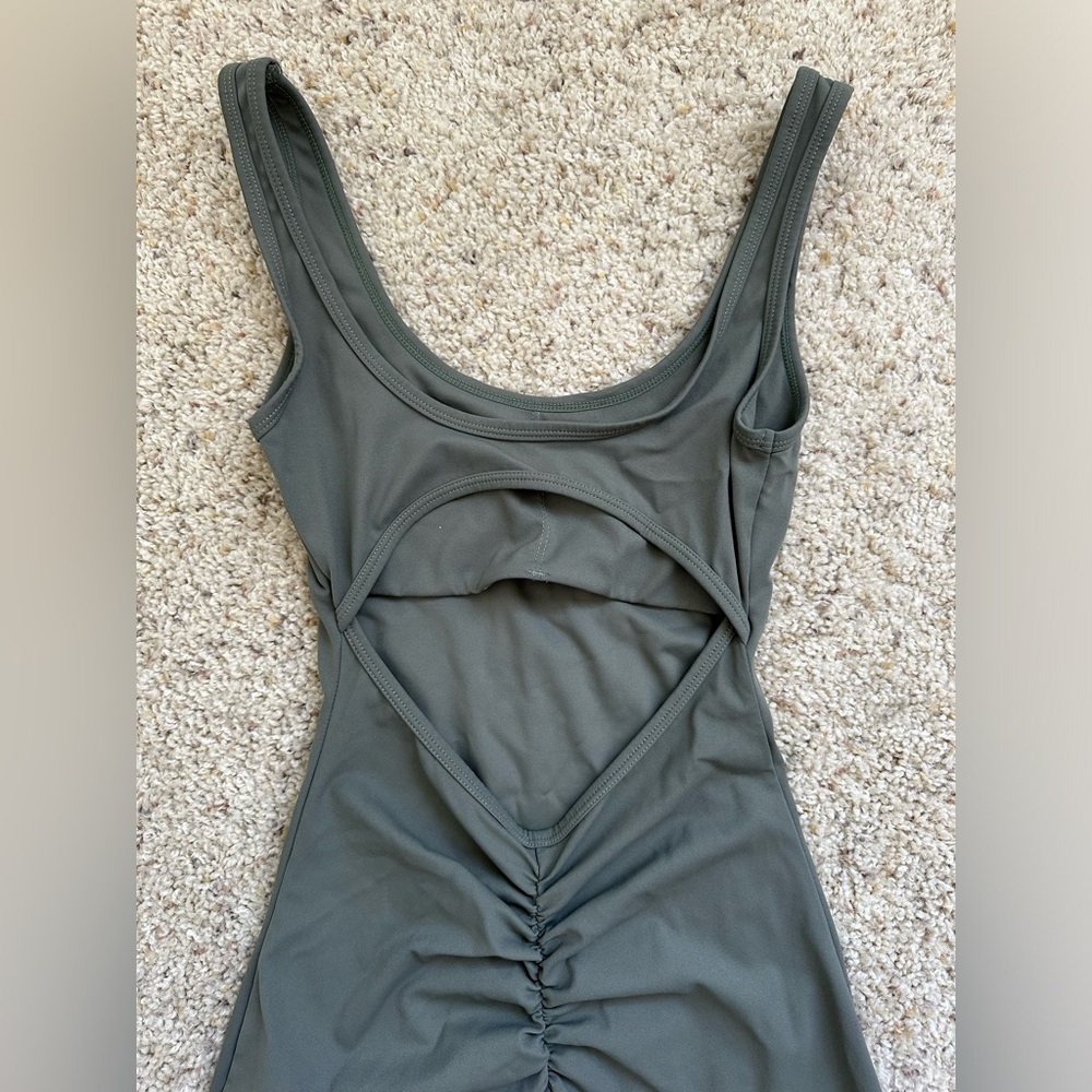 Workout Back Scrunch Bodysuit - Picture 4 of 8